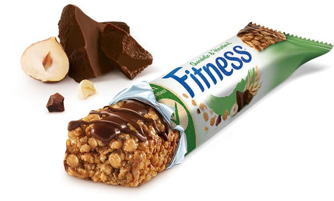 Nestlé Fitness Chocolate & Hazelnut Barres de muesli au chocolat et aux noisettes 18 x 135 g (6 x 22,5 g)